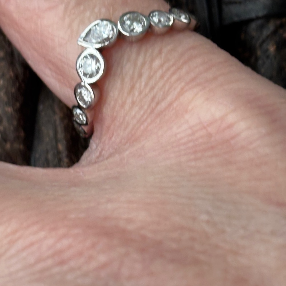 10k gold moissanite wave ring - Picture 2 of 12